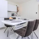 Apartament Cozy In With Wifi